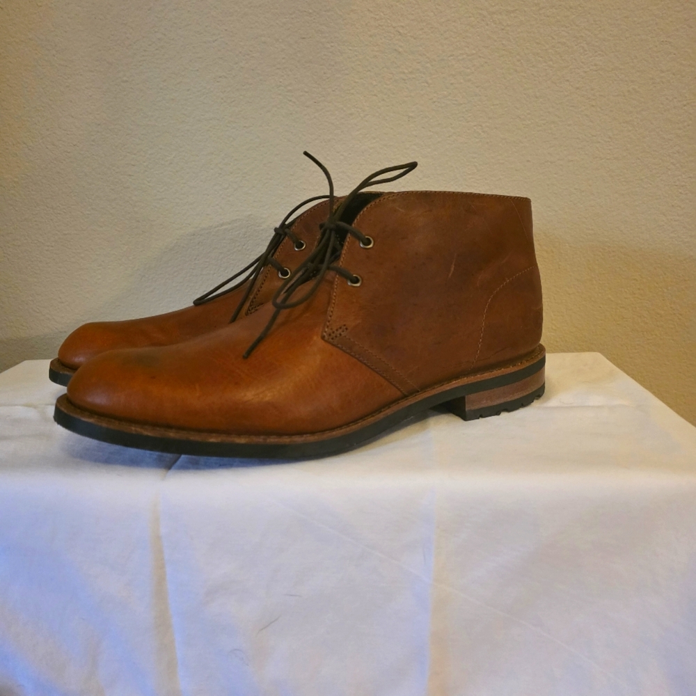 Mens Uggs Size 12M (Fits Like 13) Leather Ankle Boot.